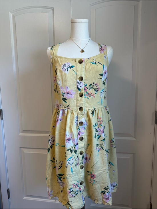 SO Dresses & Skirts - Yellow Floral Button-Front Sundress